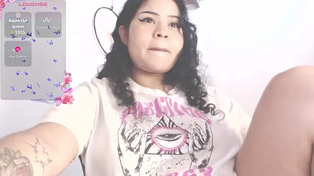 Amara18  online show from November 2025 12:11:02 AM