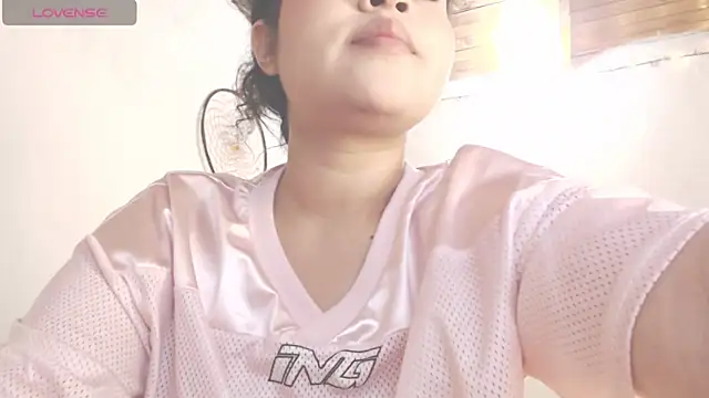 Amara18  online show from April 2026 04:46:01 AM