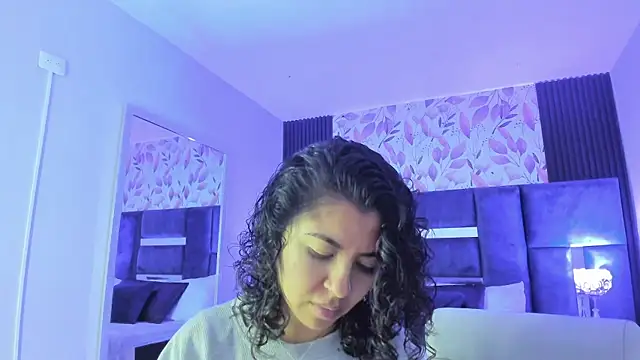 Amareto  online show from December 2025 12:26:01 PM