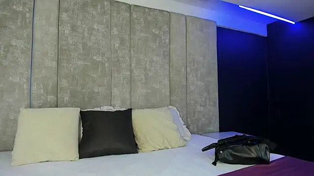 Amareto  online show from April 2026 09:25:02 AM