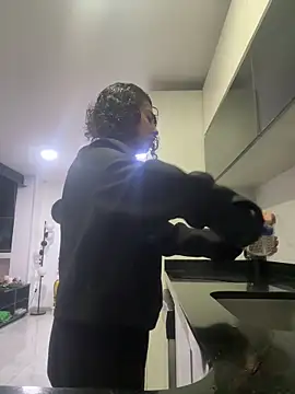 Amareto  online show from December 2025 12:11:01 PM