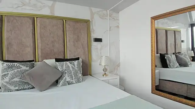 Amareto  online show from October 2025 11:57:02 AM