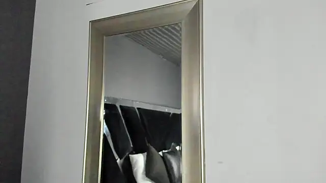 Amareto  online show from April 2026 10:11:01 AM