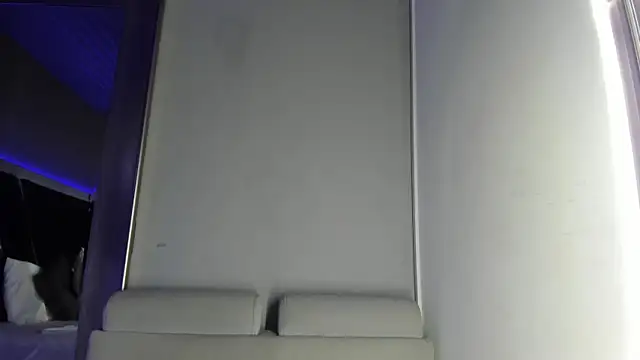 Amareto  online show from April 2026 09:44:01 AM