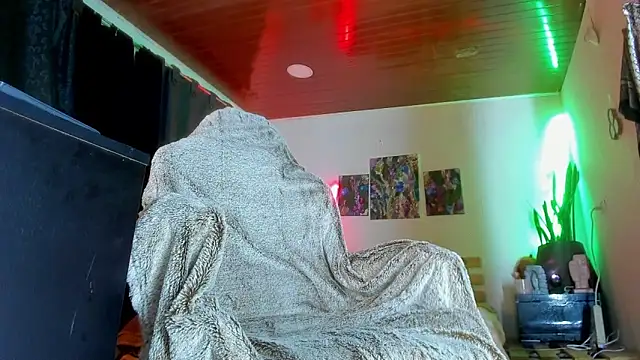 LatinMilk  online show from March 2026 12:43:02 AM