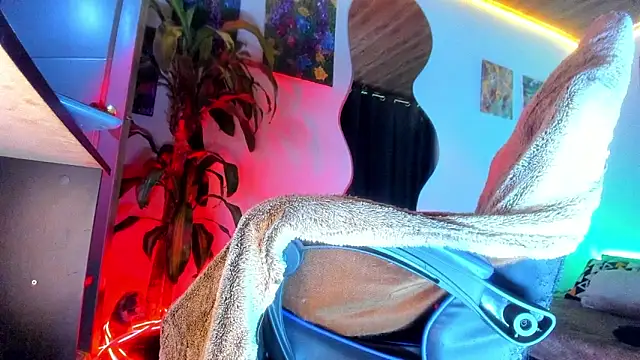 Snapshot of LatinMilk_ chatting on June 2026 11:21:02 PM LatinMilk online show from June 2026 11:21:02 PM