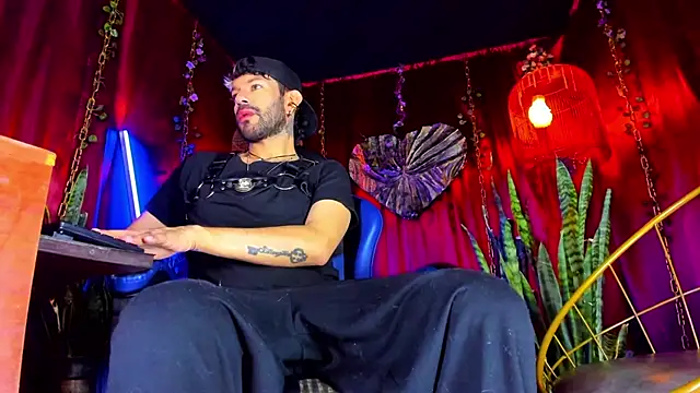 LatinMilk  online show from January 2026 02:48:01 AM