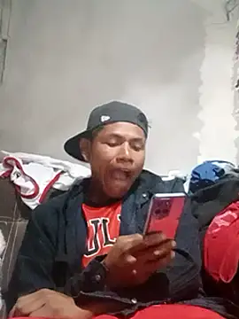 Snapshot of Moreno1813 chatting on March 2025 12:50:01 PM Moreno1813 online show from March 2025 12:50:01 PM