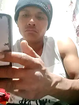 Snapshot of Moreno1813 chatting on February 2025 06:33:01 AM Moreno1813 online show from February 2025 06:33:01 AM