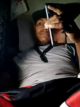 Snapshot of Moreno1813 chatting on March 2025 11:05:01 AM Moreno1813 online show from March 2025 11:05:01 AM