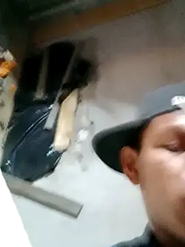 Snapshot of Moreno1813 chatting on March 2025 06:52:02 AM Moreno1813 online show from March 2025 06:52:02 AM