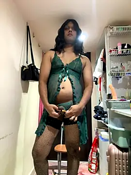 Snapshot of PunyClick8 chatting on November 2025 07:24:01 AM PunyClick8 online show from November 2025 07:24:01 AM