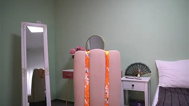 Snapshot of HaileyMoonn chatting on October 2025 03:29:02 AM HaileyMoonn online show from October 2025 03:29:02 AM