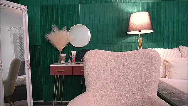 Snapshot of HaileyMoonn chatting on November 2025 04:23:01 AM HaileyMoonn online show from November 2025 04:23:01 AM