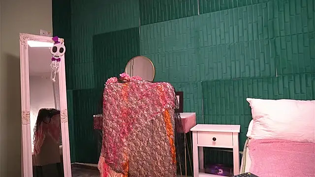 Snapshot of HaileyMoonn chatting on November 2025 05:01:01 AM HaileyMoonn online show from November 2025 05:01:01 AM