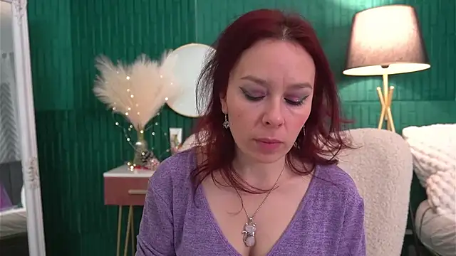 HaileyMoonn online show from December 2025 03:33:02 AM