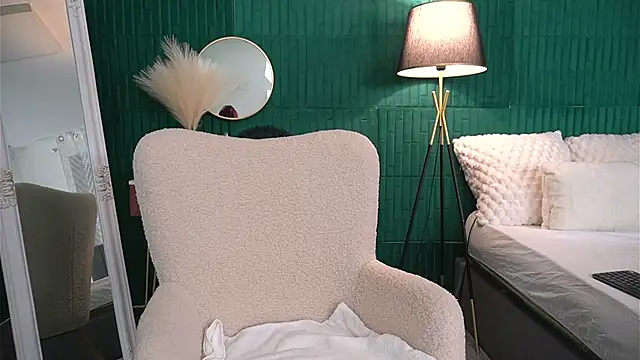 Snapshot of HaileyMoonn chatting on November 2025 04:16:01 AM HaileyMoonn online show from November 2025 04:16:01 AM