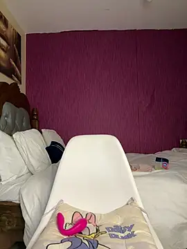 SSEXYBUBBLEBUTT101 online show from March 2025 06:53:02 PM