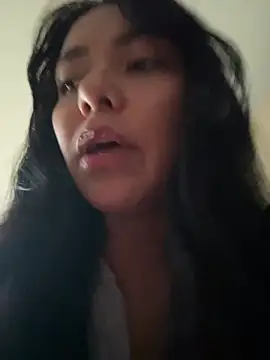 Snapshot of PetitLumiere chatting on March 2025 10:31:02 PM PetitLumiere online show from March 2025 10:31:02 PM