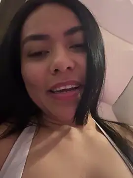 Snapshot of PetitLumiere chatting on January 2025 05:37:02 AM PetitLumiere online show from January 2025 05:37:02 AM
