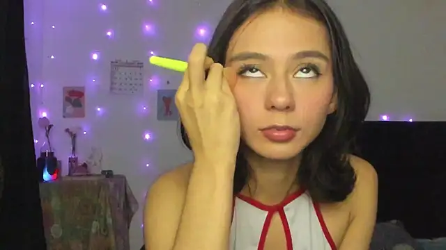 Snapshot of cute_roxana_ chatting on February 2025 09:14:02 PM cute roxana  online show from February 2025 09:14:02 PM