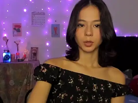 Snapshot of cute_roxana_ chatting on February 2025 10:39:02 PM cute roxana  online show from February 2025 10:39:02 PM