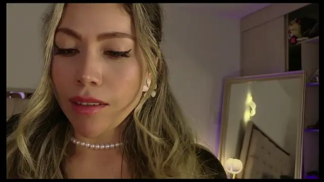 Ammy Castro online show from June 2026 10:40:01 PM