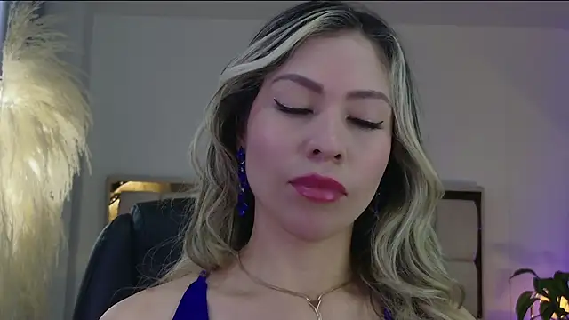 Ammy Castro online show from November 2025 09:30:02 PM