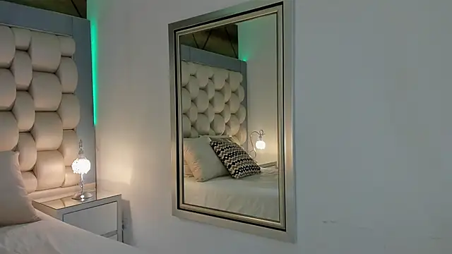 Snapshot of Helleamazing chatting on February 2025 05:01:01 AM Helleamazing online show from February 2025 05:01:01 AM