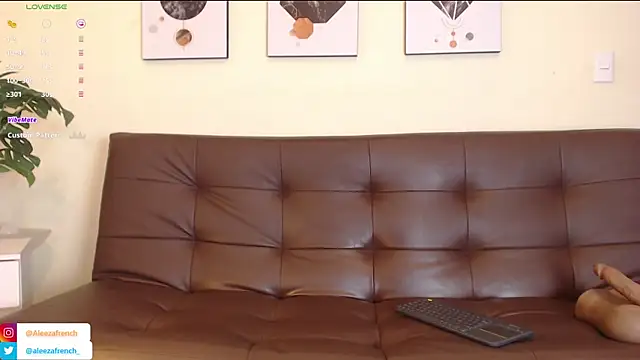 Snapshot of AleezaFrench chatting on March 2025 02:08:02 PM AleezaFrench online show from March 2025 02:08:02 PM