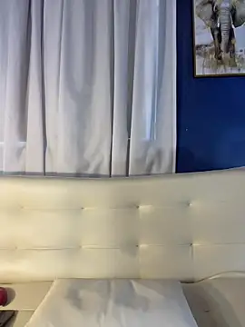 AleezaFrench online show from April 2026 02:12:02 PM