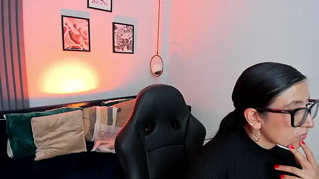 kira moon   online show from February 2026 08:42:01 PM