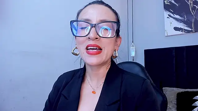 kira moon   online show from February 2026 09:37:01 PM