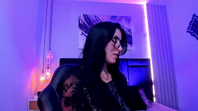 kira moon   online show from April 2026 10:50:02 PM