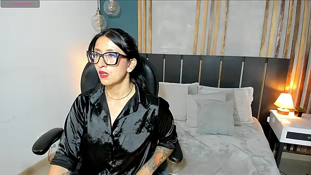 kira moon   online show from January 2026 08:56:01 PM