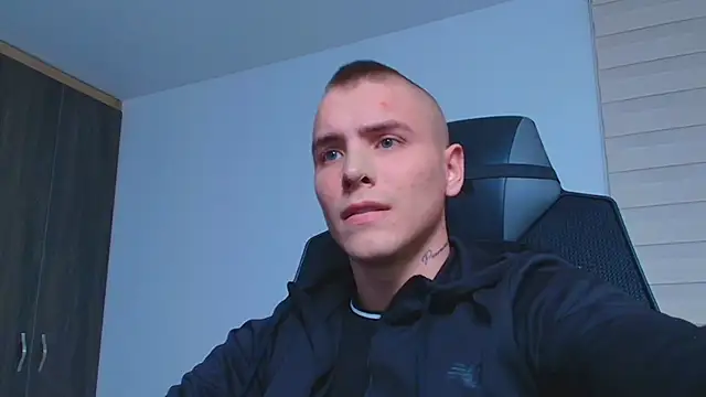 JordanThompson  online show from October 2025 05:01:01 AM