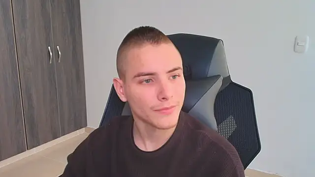 JordanThompson  online show from September 2025 09:58:01 PM