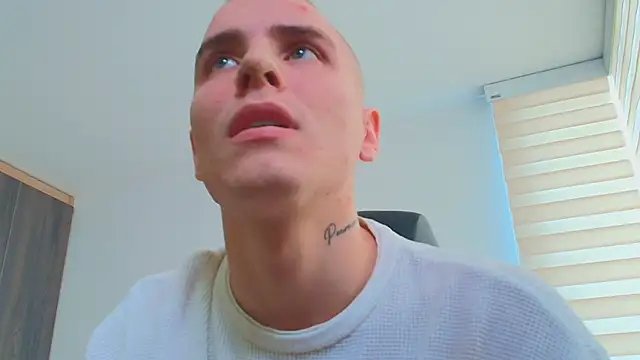 JordanThompson  online show from October 2025 07:40:01 PM