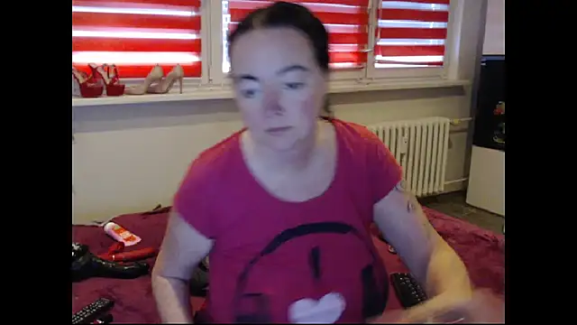 Alexie33 online show from April 2026 06:37:02 AM