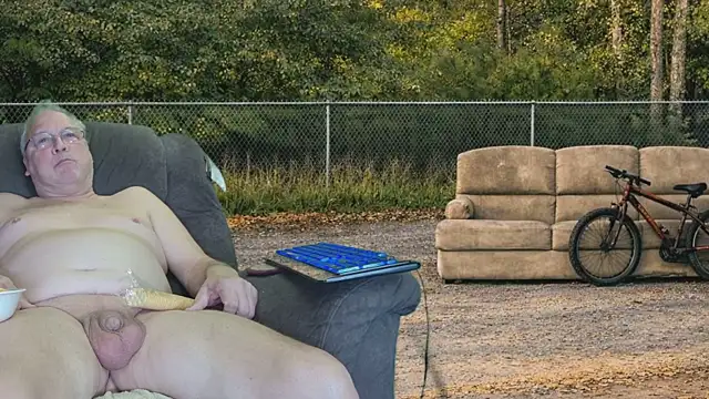 Snapshot of ButtCrackShowing-OOPS chatting on May 2026 03:32:01 AM ButtCrackShowing-OOPS online show from May 2026 03:32:01 AM
