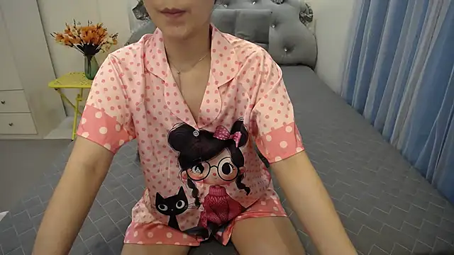 Snapshot of Lavender_Sweet chatting on September 2025 05:01:02 PM Lavender Sweet online show from September 2025 05:01:02 PM