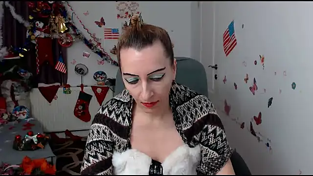 Snapshot of EvelynAngell chatting on December 2024 06:55:02 AM EvelynAngell online show from December 2024 06:55:02 AM