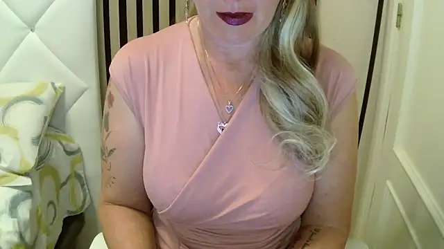 xxNoeliaxx online show from March 2026 08:21:02 AM