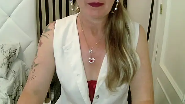 xxNoeliaxx online show from April 2026 07:37:01 AM