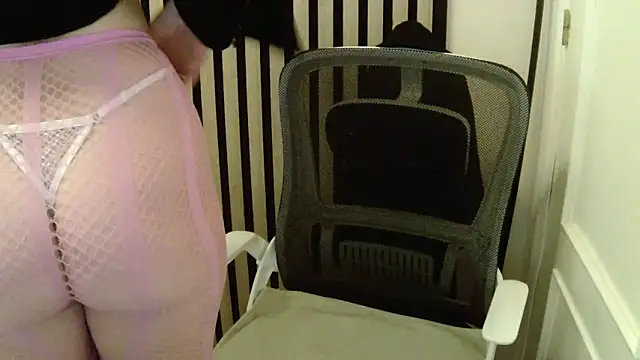 Snapshot of xxNoeliaxx chatting on February 2026 08:00:02 AM xxNoeliaxx online show from February 2026 08:00:02 AM