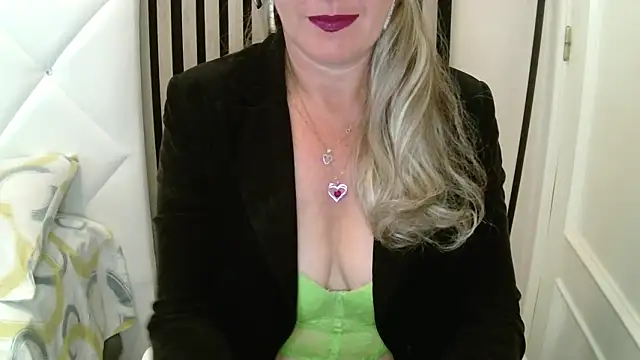 xxNoeliaxx online show from April 2026 07:15:02 AM