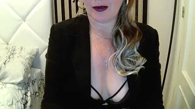 Snapshot of xxNoeliaxx chatting on February 2026 08:01:01 AM xxNoeliaxx online show from February 2026 08:01:01 AM