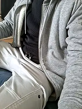 Snapshot of molozeb chatting on October 2025 12:57:02 PM molozeb online show from October 2025 12:57:02 PM