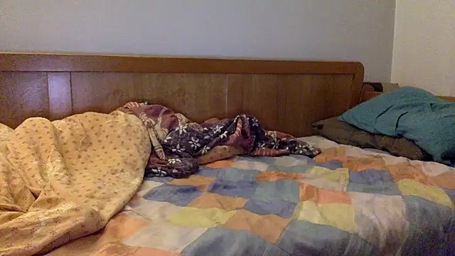 Snapshot of molozeb chatting on October 2025 06:12:02 AM molozeb online show from October 2025 06:12:02 AM