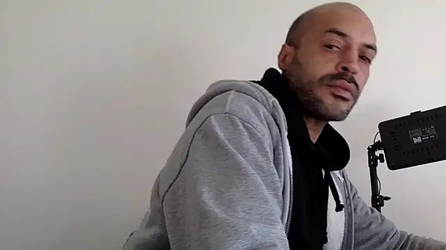 Snapshot of molozeb chatting on October 2025 10:50:02 AM molozeb online show from October 2025 10:50:02 AM